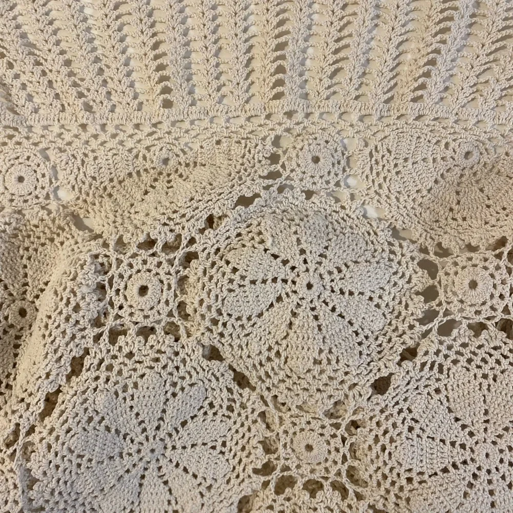 Vintage Round Beige Cotton Crochet Lace Tablecloth 24” Diameter